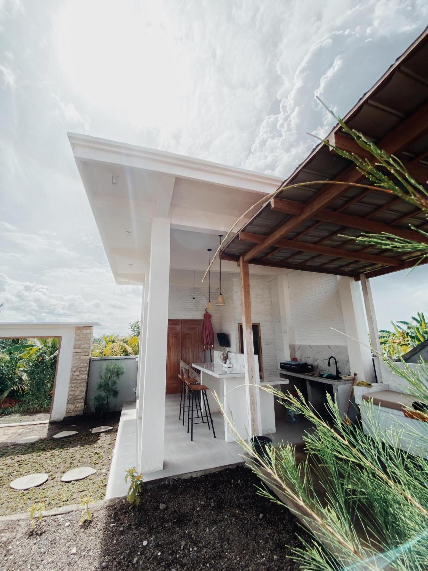 Sumbul View Surfcamp Hotel Airsatang Exterior photo
